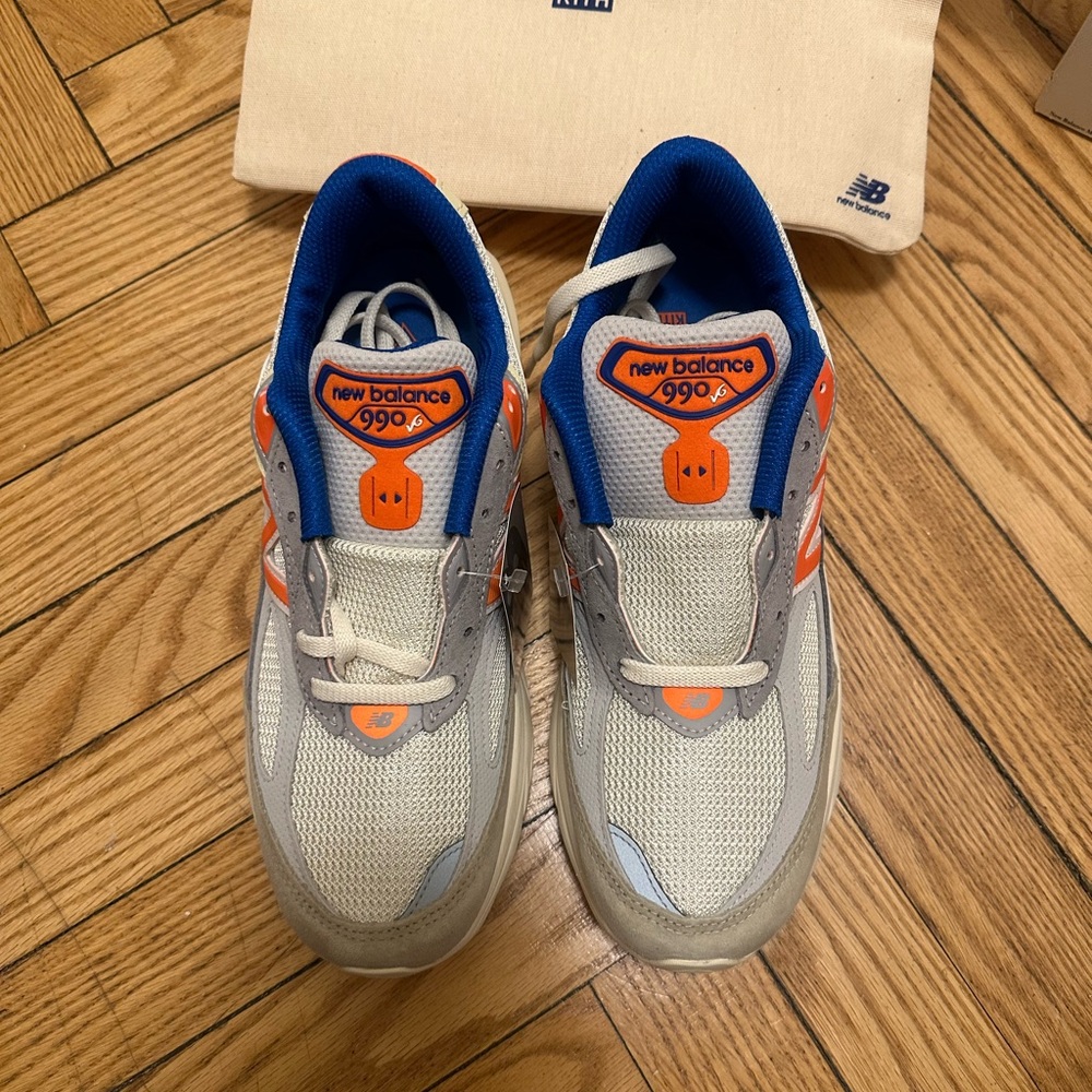 RONNIE FIEG / KITH & MSG (Madison Square Garden) FOR NEW BALANCE 990V6